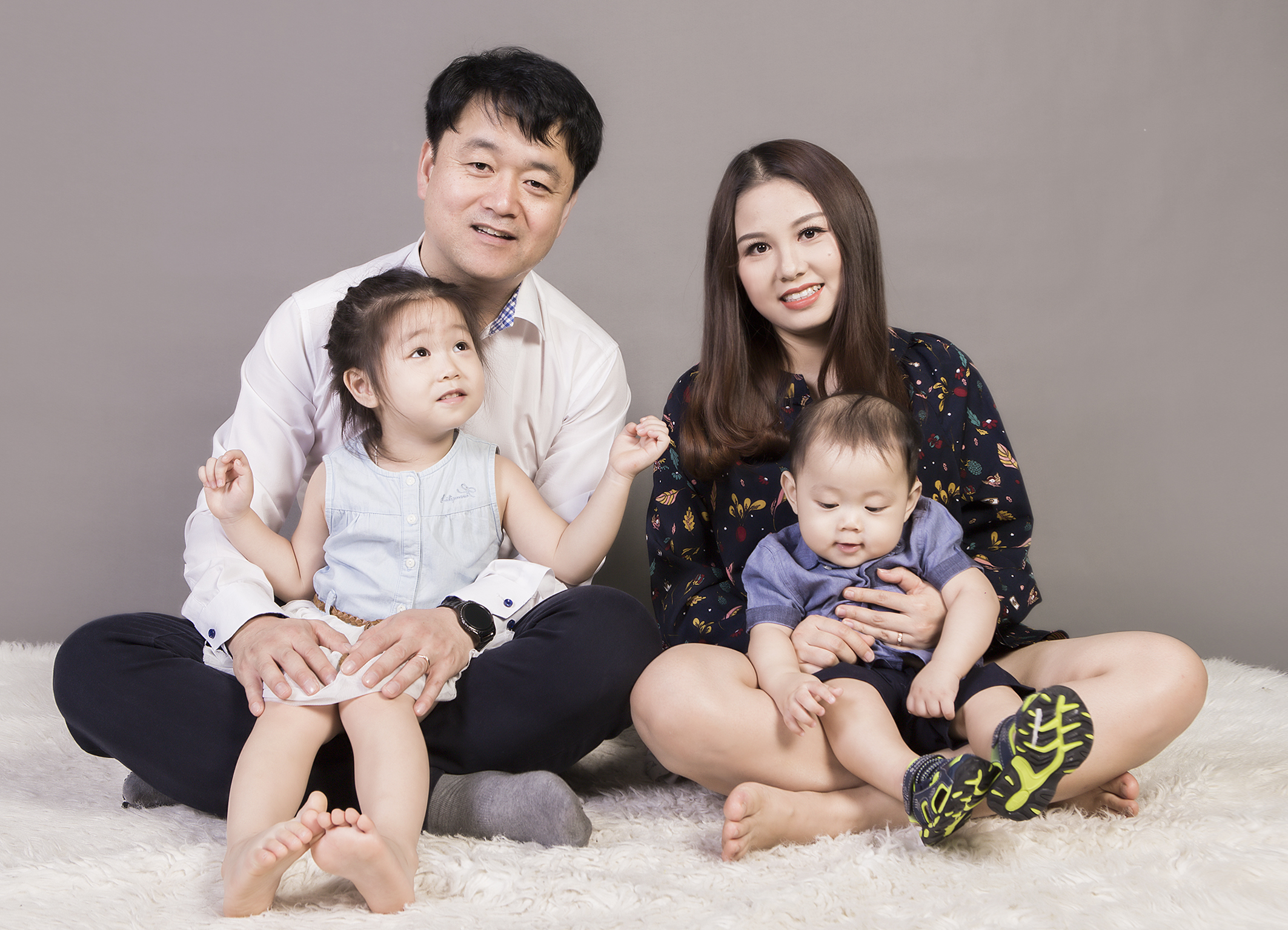 Dịch vụ chụp ảnh gia đình uy tín giá rẻ tại Hà Nội, Huế và Đà Nẵng