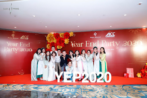 Chụp hình year end party tại TP.HCM uy tín và chuyên nghiệp